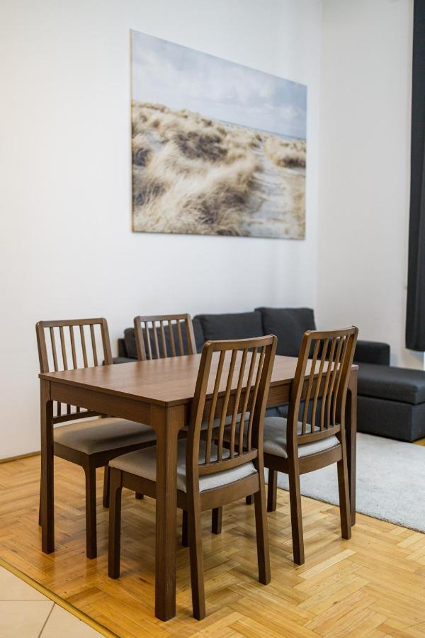 Cosy 1 Bedroom Apartment In Gozsdu Court บูดาเปสต์ ภายนอก รูปภาพ