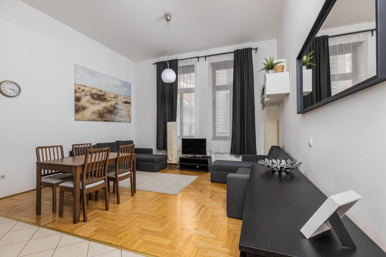 Cosy 1 Bedroom Apartment In Gozsdu Court บูดาเปสต์ ภายนอก รูปภาพ