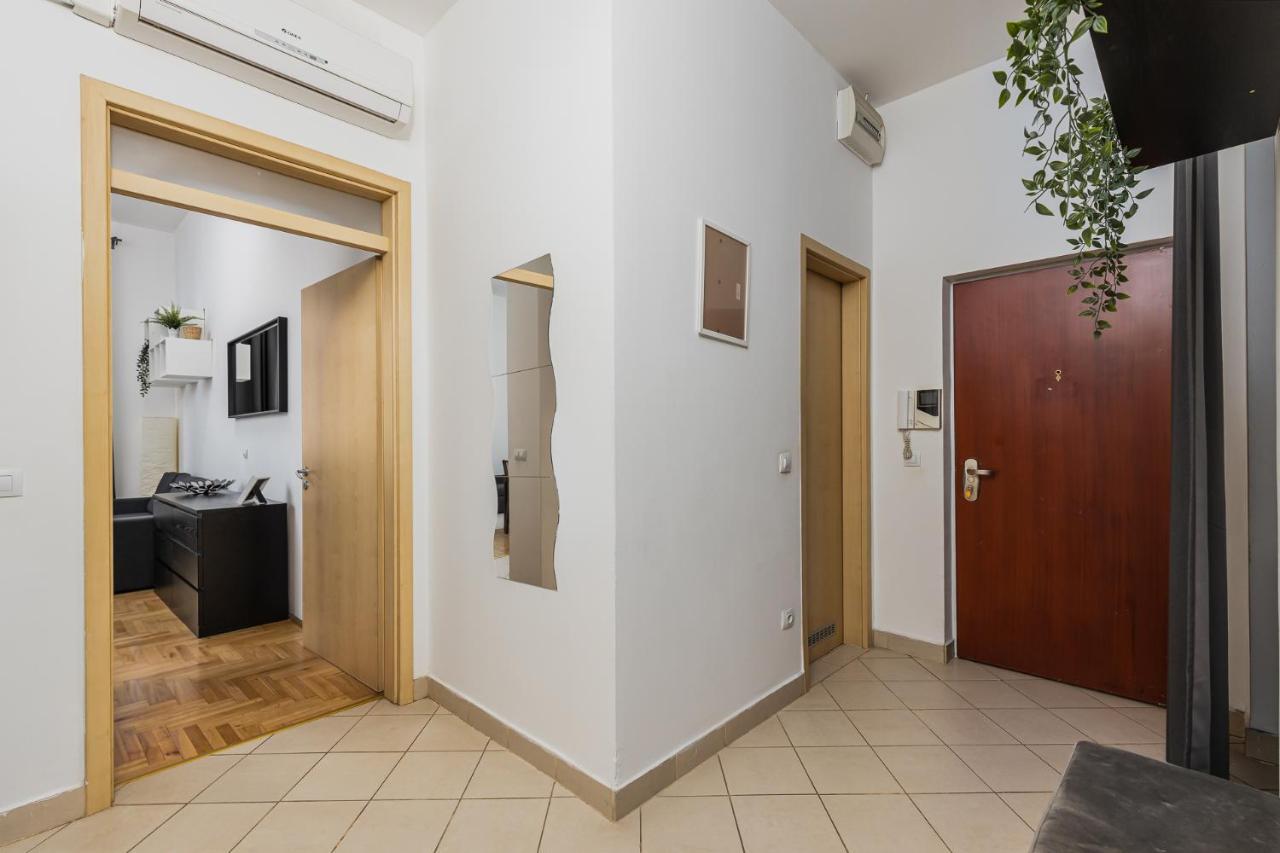 Cosy 1 Bedroom Apartment In Gozsdu Court บูดาเปสต์ ภายนอก รูปภาพ